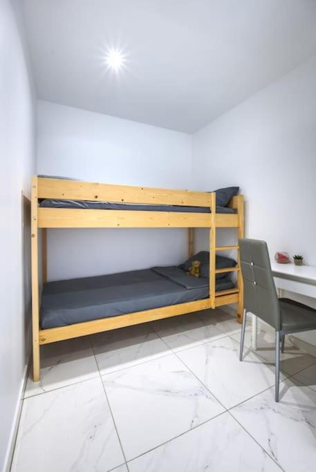Appartement Appt P2 De 1 A 6 Pers A Rognac Extérieur photo